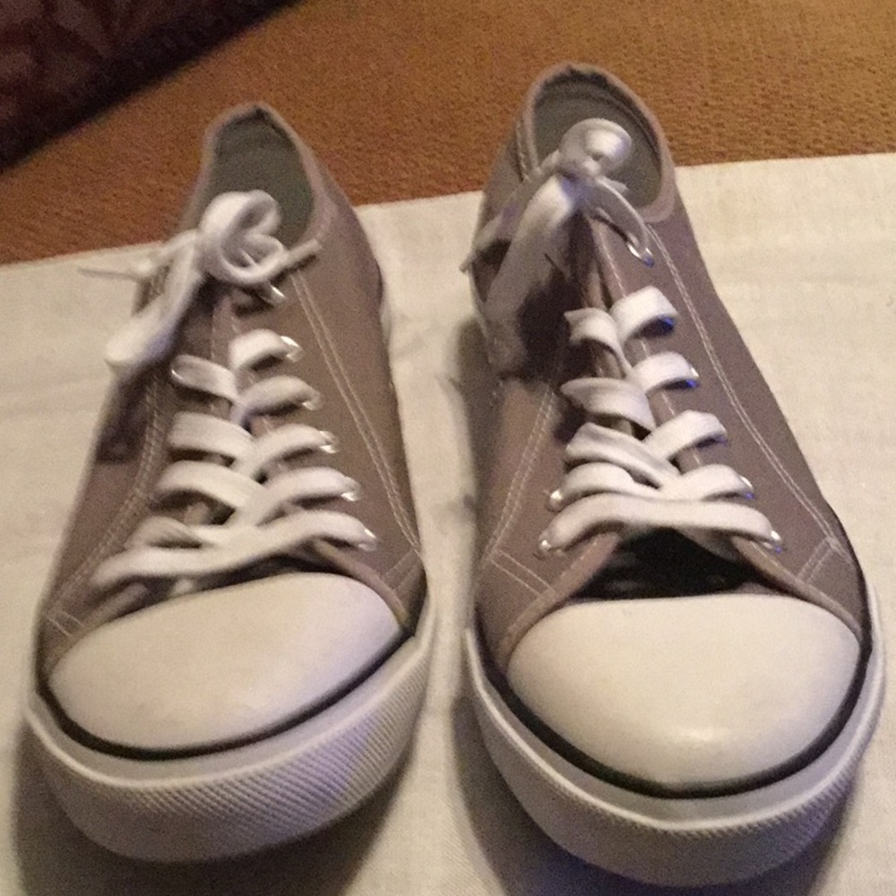 😎Cool OT Revolution Unisex Sneakers Woman’s US Size 11 Closet Must Have 😎